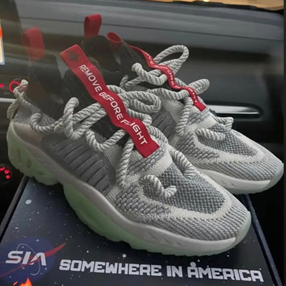 SOMEWHERE IN AMERICA CV 0.02 White NASA